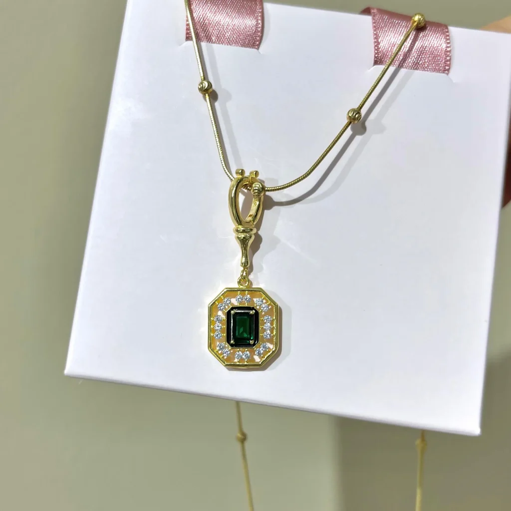Green Stone-set Serenay Necklace Silver Jewelry